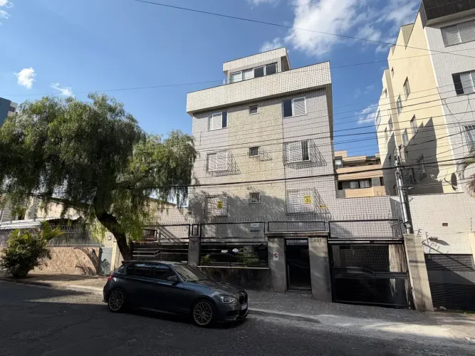 Apartamento para aluguel com 130 metros quadrados com 3 quartos