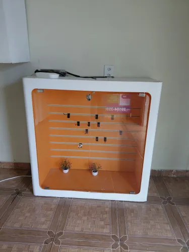 Vendo 3 vitrine MDF