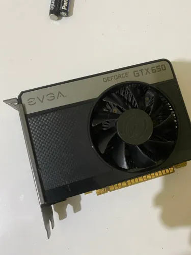 Placa de vídeo VGA EVGA GeForce GTX650 (1GB)