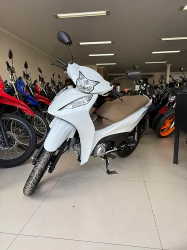 Biz 125 2025/2026 branca ou vermelhas 7km rodados