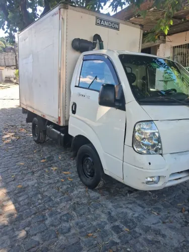 Caminhão Kia bongo 20500.