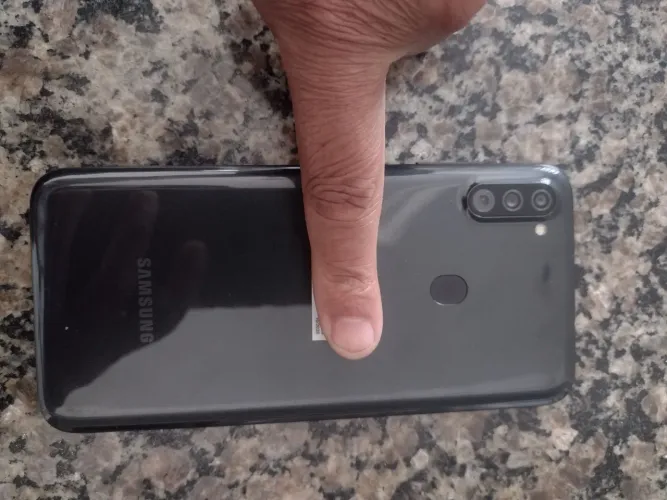 CELULAR A11 PRETO SEMI NOVO