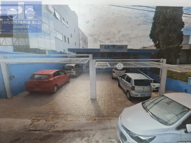 Junto aos hospitais 14 salas 560m2 terreno 483 area construída