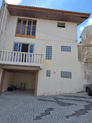 SOBRADO PARA LOCAÇÃO NO BOQUEIRÃO COM 4 QUARTOS E 2 SUÍTES PRÓXIMO AO TERMINAL