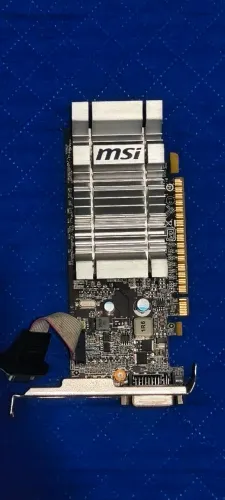 Placa de Vídeo MSI GeForce N210 1GB DDR3 (No Estado / Sem Teste)
