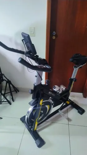 Bicicleta Spinning Com Roda De Inércia De 13kg Wct Fitness