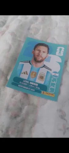Vendo figurinha normal do Messi