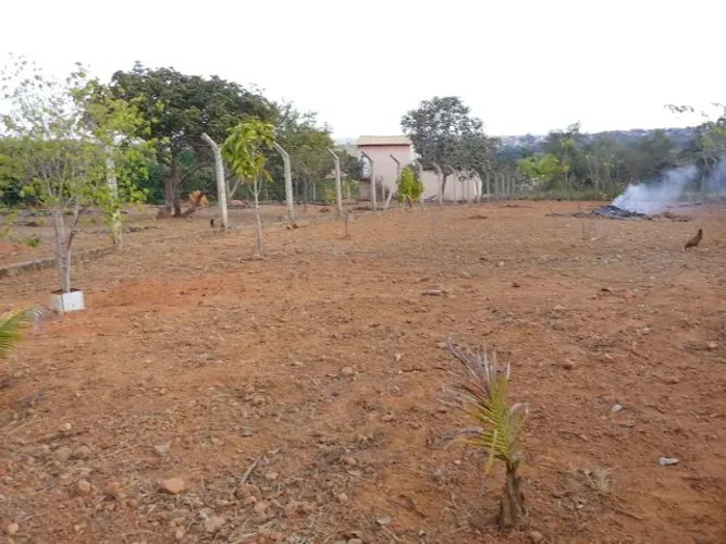 Lote 1000 m², escritura e registro, plano, cercado, bem localizado, Jaboticatubas.