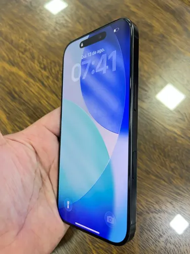 Apenas venda Apple iPhone 16 Pro (256 GB) - Titânio-preto.