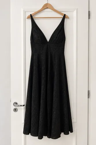 Vestido Midi Brilhante Preto Gilberta Maria  (tamanho M)