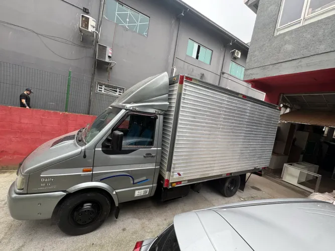 Vendo ou troco caminhão Iveco daily 2007/2007