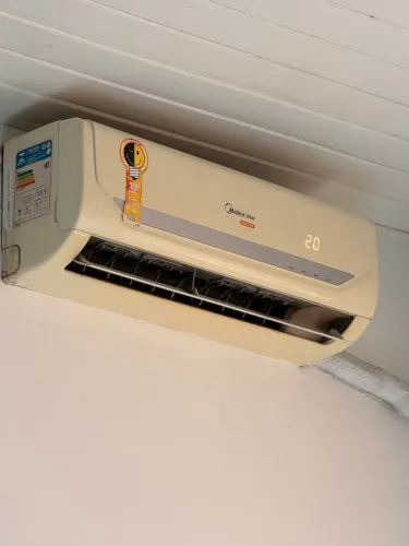 Vendo Split Midea Inverter 9 mil btus usado para retirar