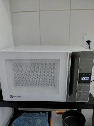Microondas Electrolux 23L