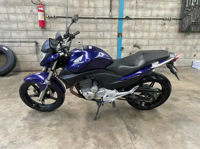 CB 300