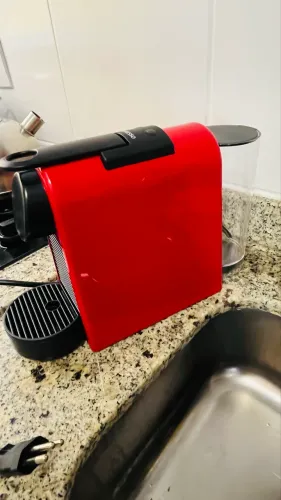 Cafeteira Nespresso Mini - estado de nova (220V-240V)
