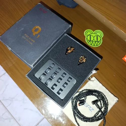 EPZ Q1 - Fone de ouvido com microfone