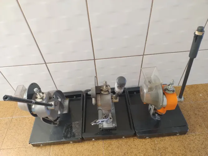 Máquina de Aplicar Botão Pressão