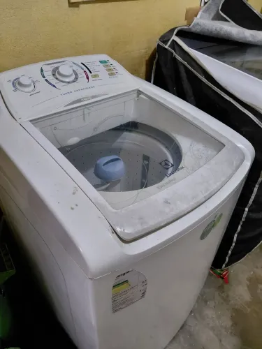 Vende - se essa máquina para retirada de peças 300,00