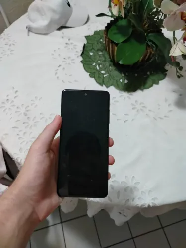 Galaxy A51, 4GB de ram, 128GB armazenamento<br><br>R$ 500 Reais