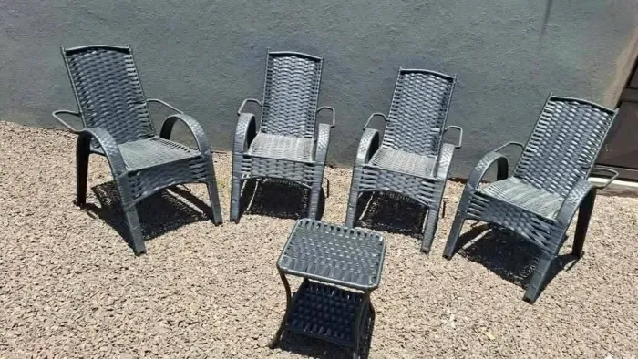 Jogo de cadeiras de junco,material bem reforçado,suporta 170kg