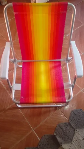 Vendo cadeira de praia em ótimo estado,usada apenas uma vez