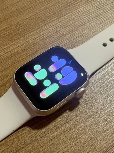 Apple Watch SE 3 40mm Starlight