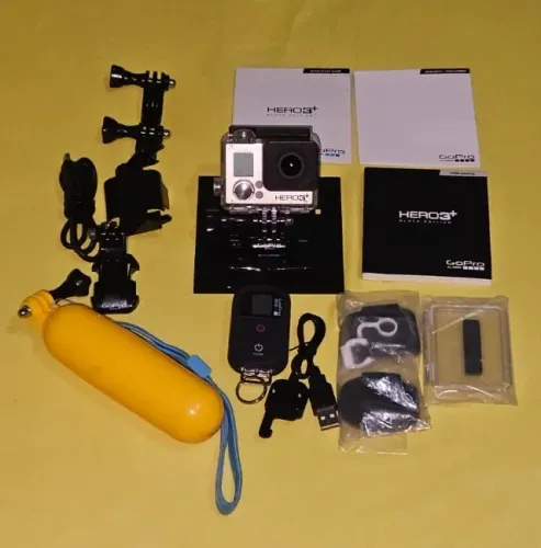 Câmera GoPro Hero 3+ Black Edition + Cartão 64GB + Super Kit de Acessórios