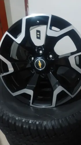 Roda 20 S10 6 furos zero km apenas 6.900 com pneus semi novo Michelin 