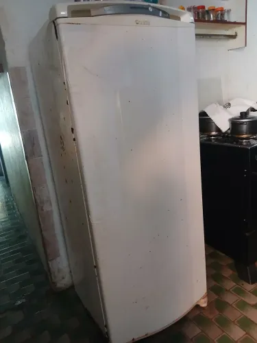 Vendo geladeira 500 reais 