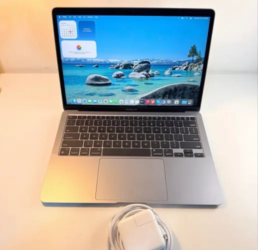 MacBook Air M1 (256/8)