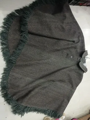 PONCHO DE LÃ FEMININO
