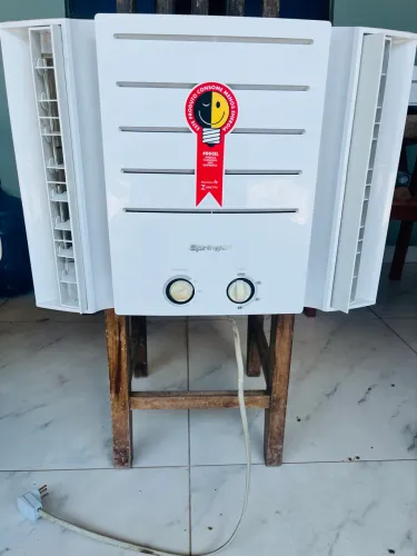 AR DE JANELA SPRINGER 220w