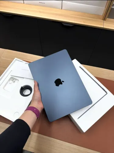 MacBook Air M5 13? Chip M5 512/16GB,Design Moderno e Rápido , aparelho lacrado