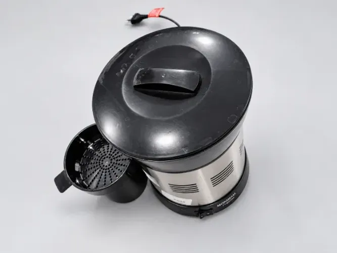 Extrator de Sucos Mondial E-10 Turbo Premium 250W Cor Preto e Inox