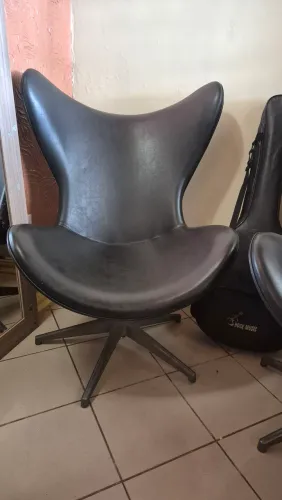 2 (duas) Poltronas Giratória Egg Slim