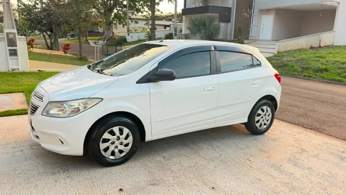 Chevrolet Onix Hatch LT 1.0 8V Flex Power Mec. 4P 2016