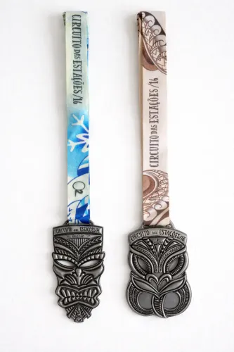 Kit com 2 medalhas Circuito das Estações 2016 - corrida de rua
