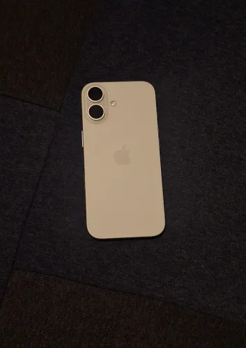 iPhone 17 Impecável