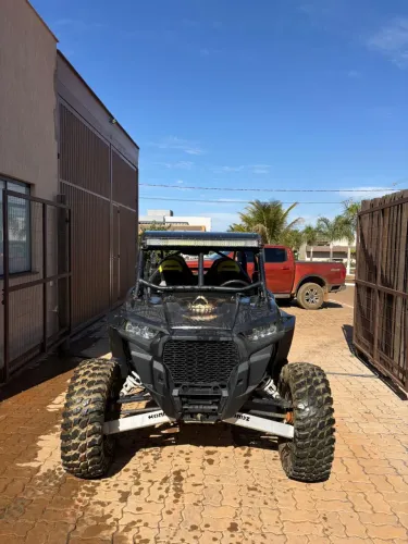 UTV Polaris 4 lugares 