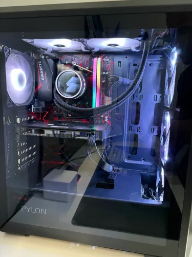 PC Gamer Ryzen 5 5600 + RX 6600 | 32GB RAM | SSD + HD | Excelente Estado