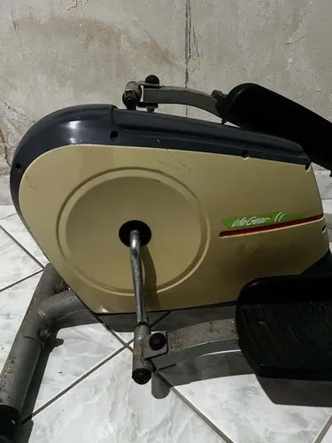 Aparelho de academinha Eliptico Life Gear II