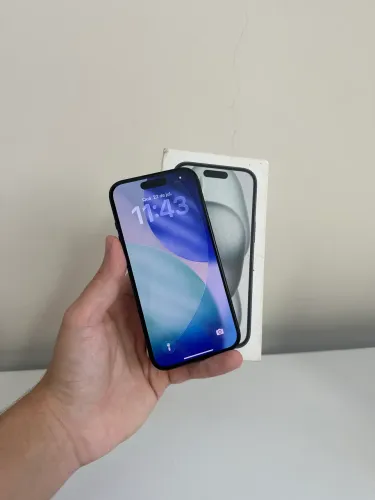iPhone 15 Preto 256GB - 1 Ano de Uso, Completo na Caixa e Nunca Aberto!