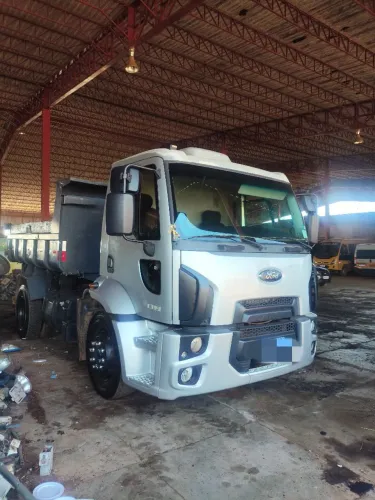 Ford Cargo 1319 Caçamba.