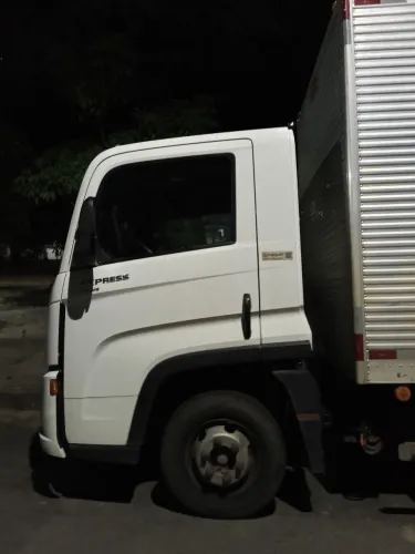 Vendo caminhão delivery já financiado