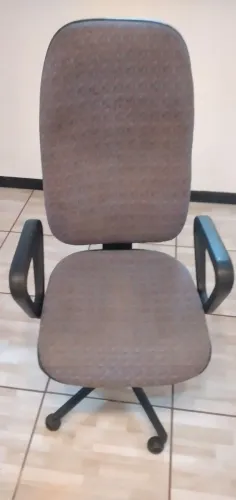Cadeira diretor muito confortável