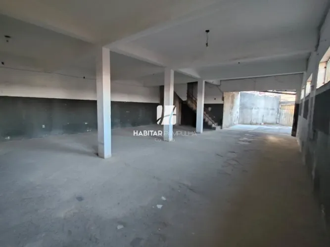 Alugo galpão l com 240 M² no bairro Itapoã.