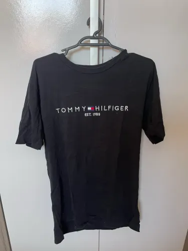 Camisa tommy hilfiger preta