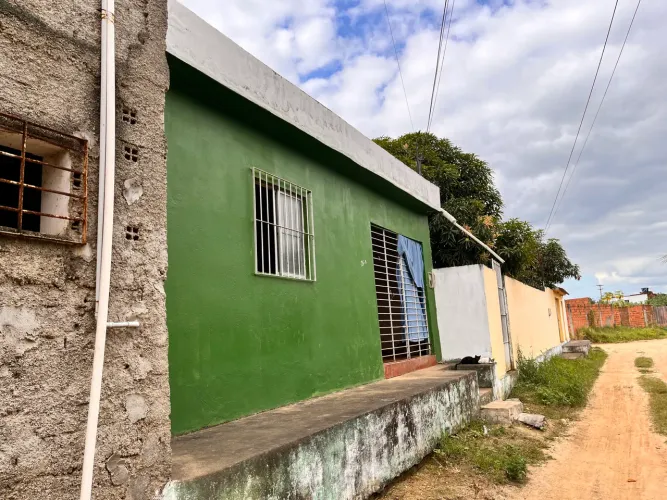 Duas casas localizadas em Limoeiro Pernambuco