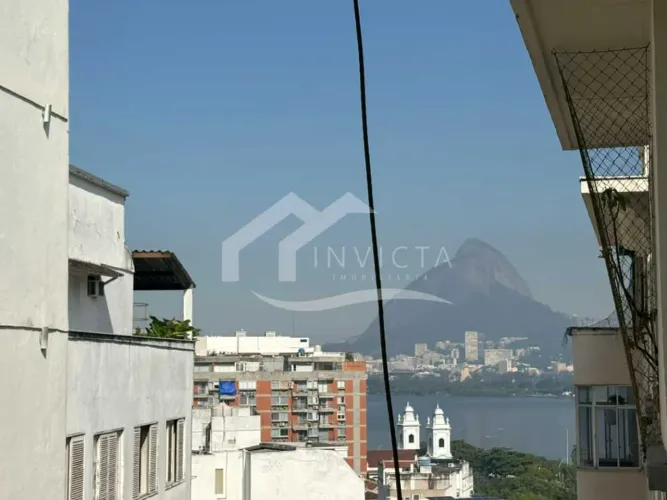 OPORTUNIDADE DE 2 QUARTOS REFORMADO E COM VISTA PARA A LAGOA!