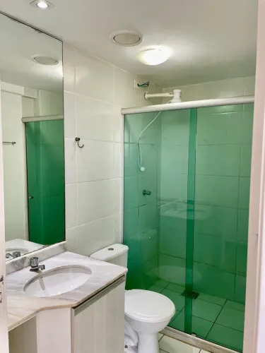Kit box de banheiro de vidro verde com prata